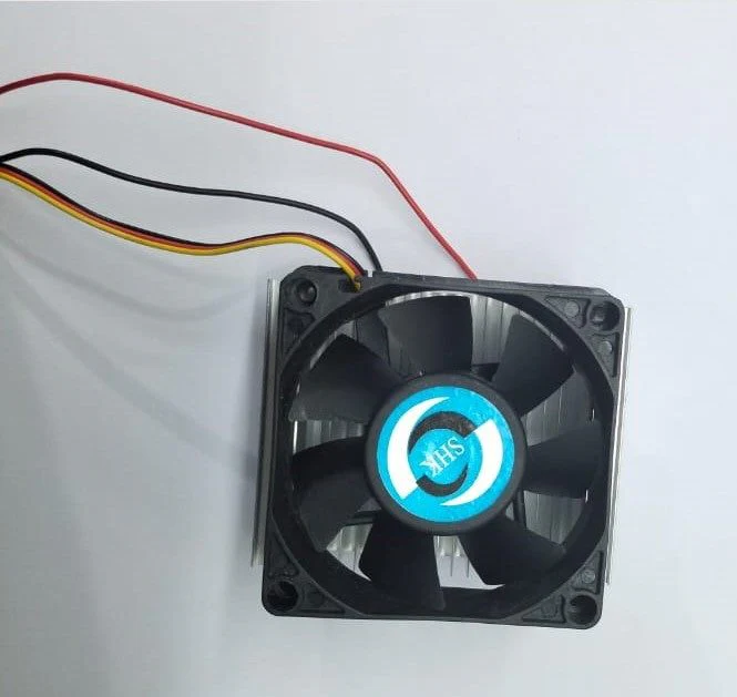 Peltier with Heatsink and Fan - Image 2
